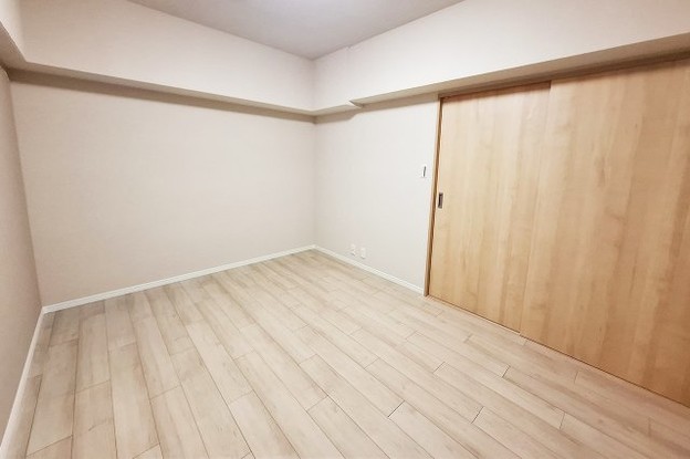 apartment 大阪府八尾市南植松町５丁目182番地 日本TPビル