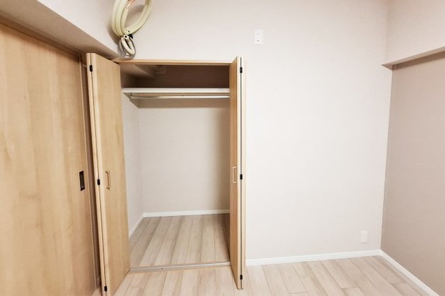 apartment 大阪府八尾市南植松町５丁目182番地 日本TPビル