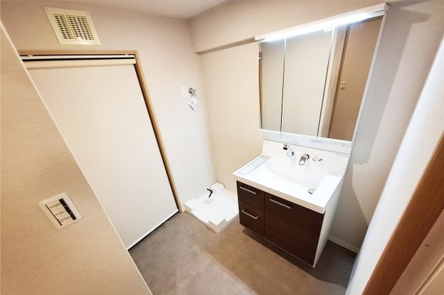 apartment 大阪府八尾市南植松町５丁目182番地 日本TPビル