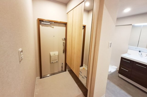 apartment 大阪府八尾市南植松町５丁目182番地 日本TPビル