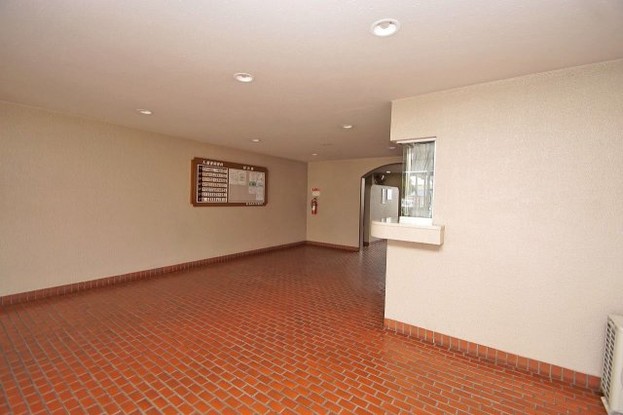 apartment 大阪府八尾市南植松町５丁目182番地 日本TPビル