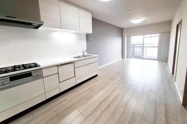 apartment 大阪府八尾市南植松町５丁目182番地 日本TPビル