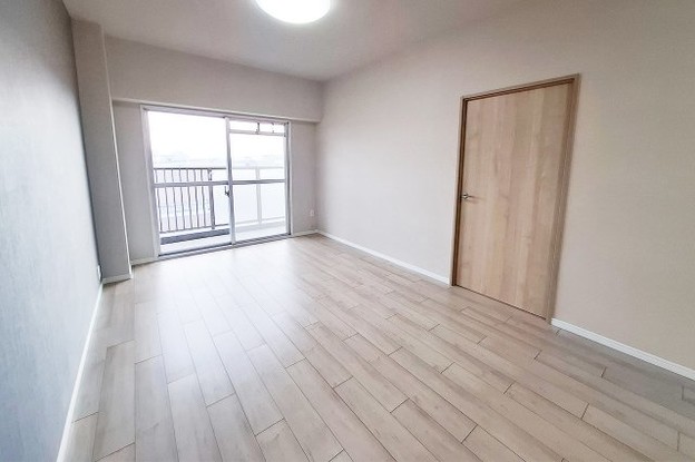 apartment 大阪府八尾市南植松町５丁目182番地 日本TPビル