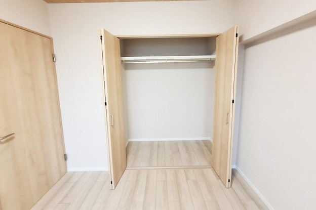 apartment 大阪府八尾市南植松町５丁目182番地 日本TPビル