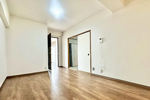 apartment 大阪府八尾市南植松町５丁目182番地 日本TPビル