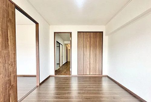 apartment 大阪府八尾市南植松町５丁目182番地 日本TPビル