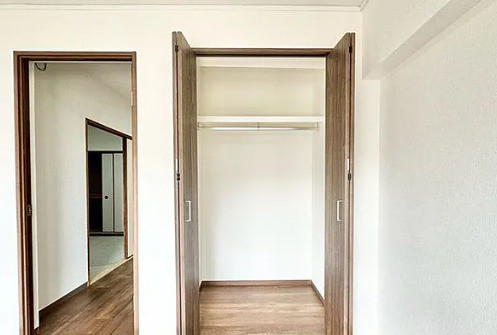 apartment 大阪府八尾市南植松町５丁目182番地 日本TPビル