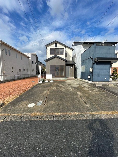 detached 愛知県豊橋市草間町字郷西
地図を見る