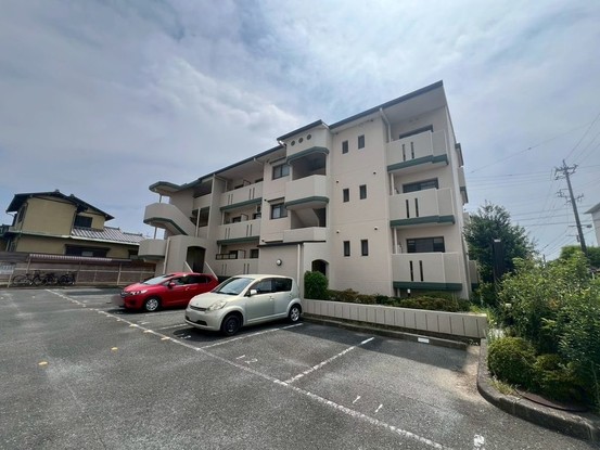 apartment 愛知県豊橋市西小鷹野３丁目
地図を見る