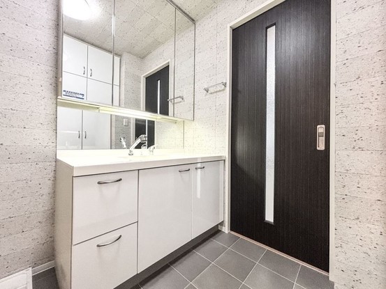 apartment 愛知県豊橋市西岩田５丁目11-5