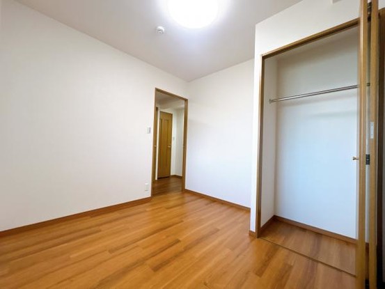 apartment 愛知県豊田市生駒町大坪17番地　キングスコート豊田生駒　1階