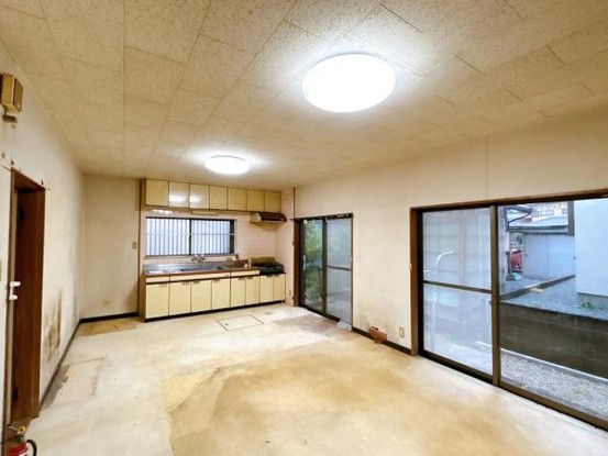 detached 三重県三重郡菰野町大字菰野
地図を見る