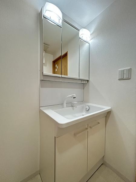 apartment 三重県四日市市西坂部町3800-1