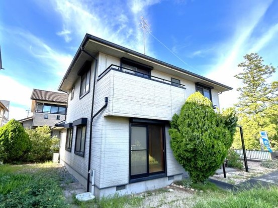 detached 三重県三重郡菰野町大羽根園呉竹町
地図を見る