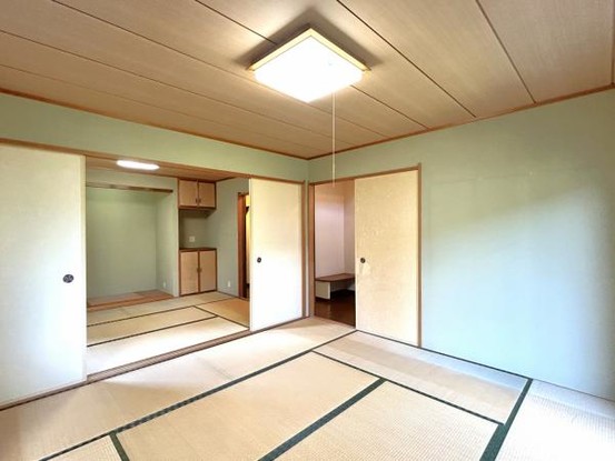 detached 三重県三重郡菰野町大羽根園呉竹町
地図を見る