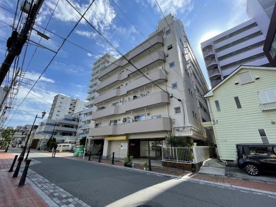 apartment 千葉県浦安市北栄１丁目
地図を見る
