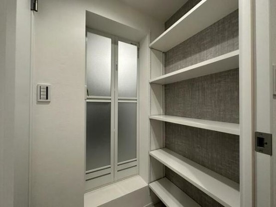 apartment 千葉県浦安市北栄１丁目
地図を見る