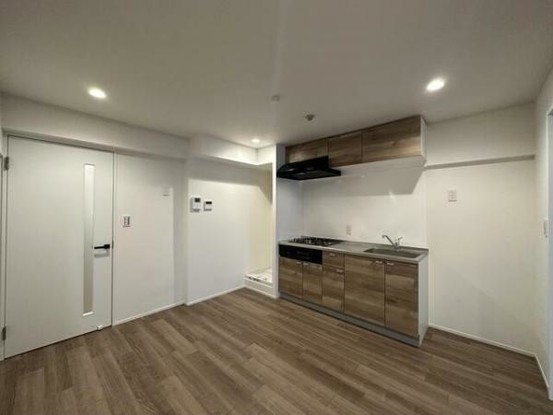 apartment 千葉県浦安市北栄１丁目
地図を見る