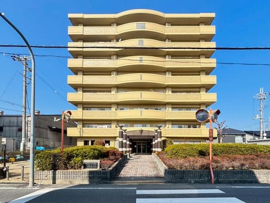 apartment 大阪府柏原市本郷５丁目
地図を見る