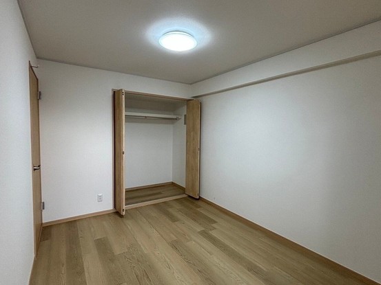 apartment 三重県四日市市下さざらい町11番10号 Sプレイス