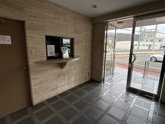 apartment 三重県四日市市下さざらい町11番10号 Sプレイス