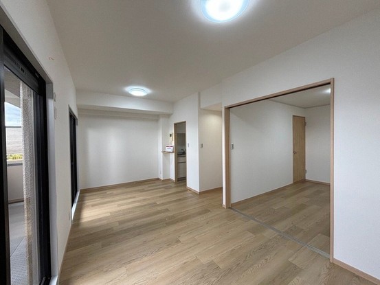 apartment 三重県四日市市下さざらい町11番10号 Sプレイス