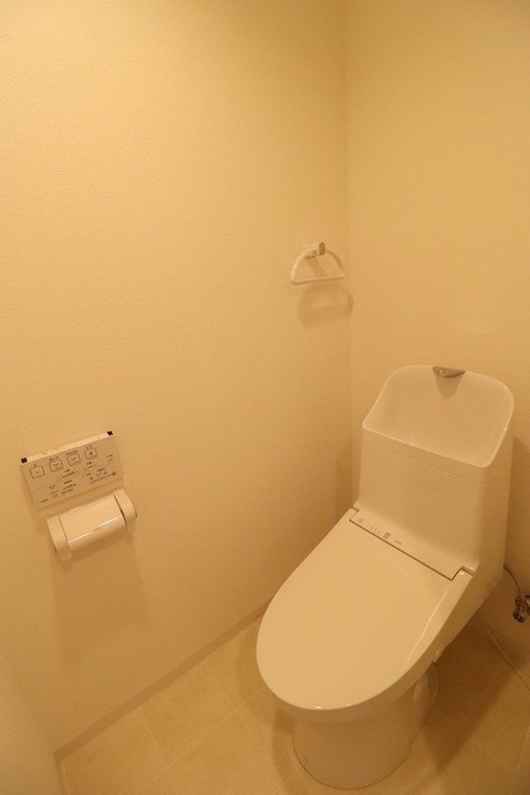 apartment 三重県四日市市下さざらい町11番10号 Sプレイス