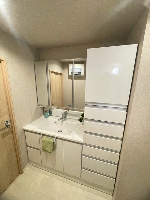 apartment 三重県四日市市下さざらい町11番10号 Sプレイス