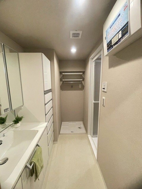apartment 三重県四日市市下さざらい町11番10号 Sプレイス