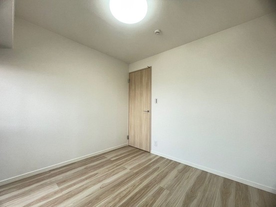 apartment 三重県四日市市下さざらい町11番10号 Sプレイス
