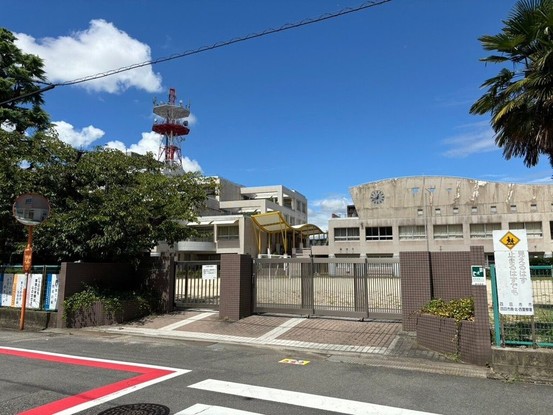 apartment 三重県四日市市下さざらい町11番10号 Sプレイス