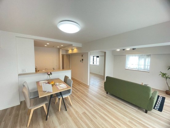 apartment 三重県四日市市下さざらい町11番10号 Sプレイス