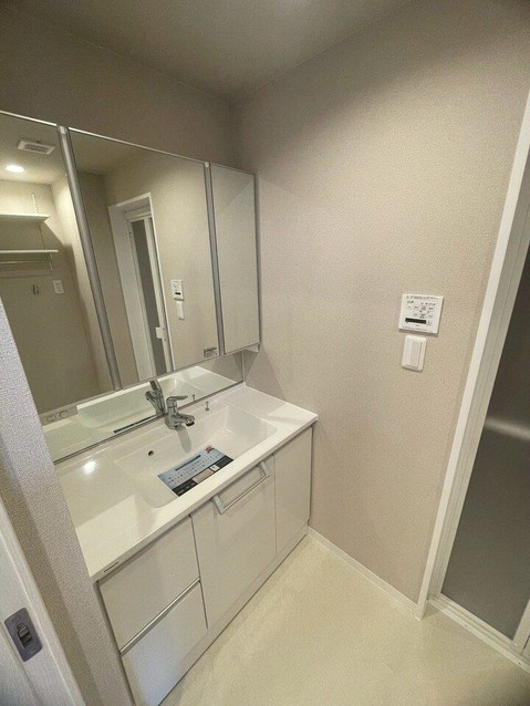 apartment 三重県四日市市下さざらい町11番10号 Sプレイス