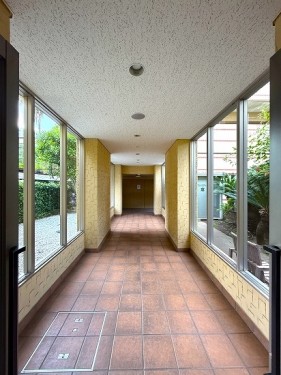 apartment 神奈川県横浜市港南区上大岡西１丁目１３番８号 大樹生命上大岡ビル5階