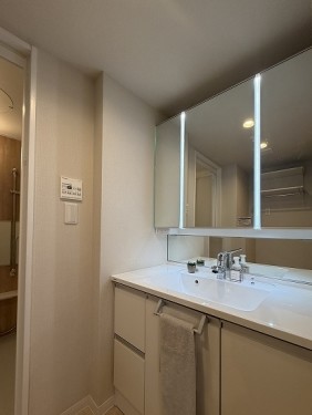 apartment 神奈川県横浜市港南区上大岡西１丁目１３番８号 大樹生命上大岡ビル5階