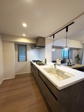 apartment 神奈川県横浜市港南区上大岡西１丁目１３番８号 大樹生命上大岡ビル5階