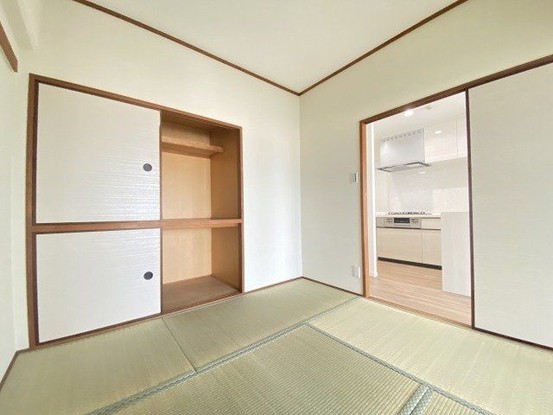 apartment 奈良県大和高田市大字市場
地図を見る