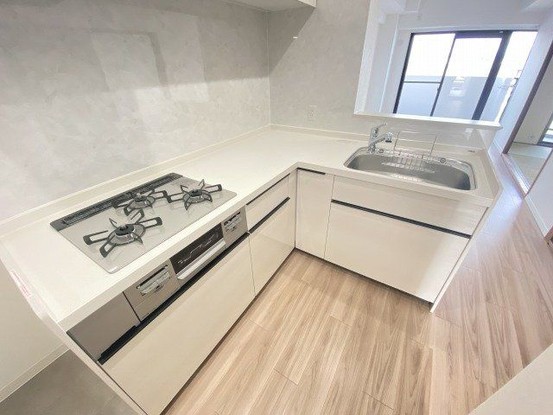 apartment 奈良県大和高田市大字市場
地図を見る