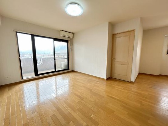 apartment 福井県敦賀市平和町37-6　山田ビル　1階A号室