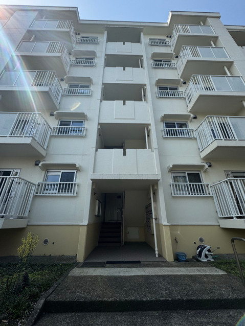 apartment 神奈川県横浜市港南区上大岡西２丁目２番１５号 バルーン上大岡１階