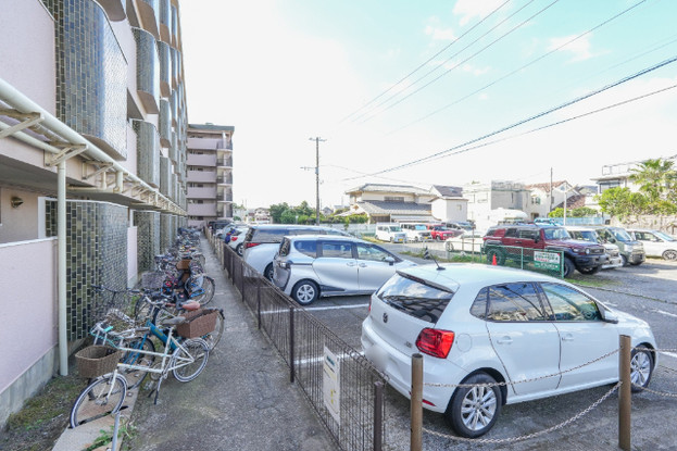 apartment 神奈川県横浜市港南区上大岡西２丁目２番１５号 バルーン上大岡１階