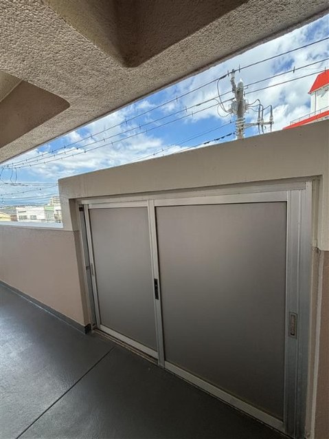 apartment 神奈川県横浜市港南区上大岡西２丁目２番１５号 バルーン上大岡１階