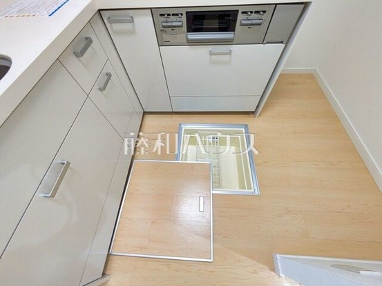 apartment 東京都日野市多摩平１丁目4-14　田窪ビル1F