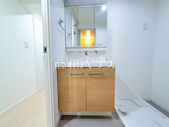 apartment 東京都日野市多摩平１丁目4-14　田窪ビル1F