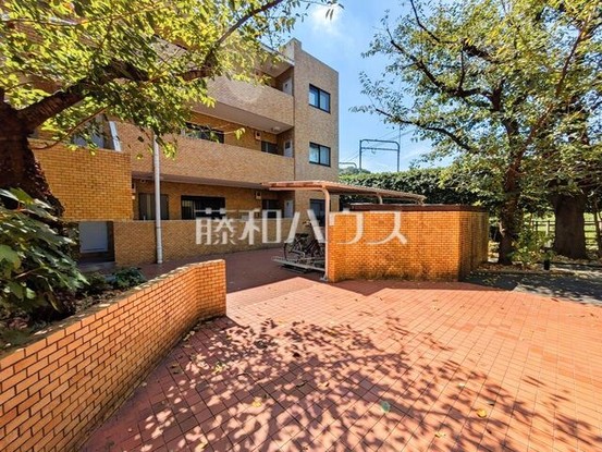 apartment 東京都日野市多摩平１丁目4-14　田窪ビル1F