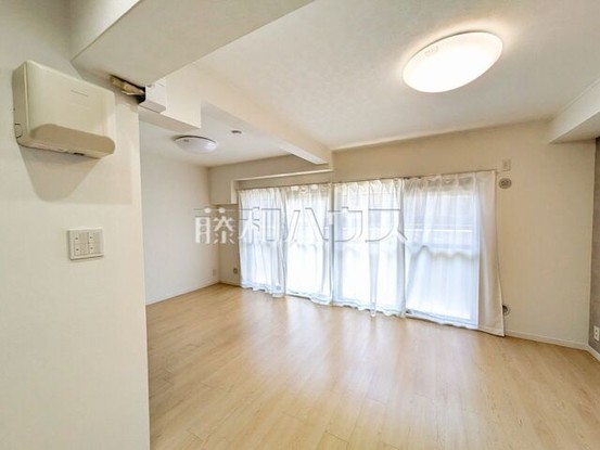 apartment 東京都日野市多摩平１丁目4-14　田窪ビル1F