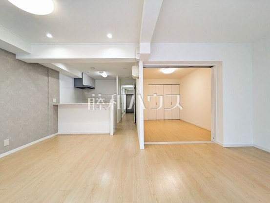 apartment 東京都日野市多摩平１丁目4-14　田窪ビル1F