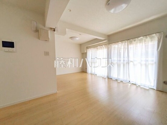 apartment 東京都日野市多摩平１丁目4-14　田窪ビル1F
