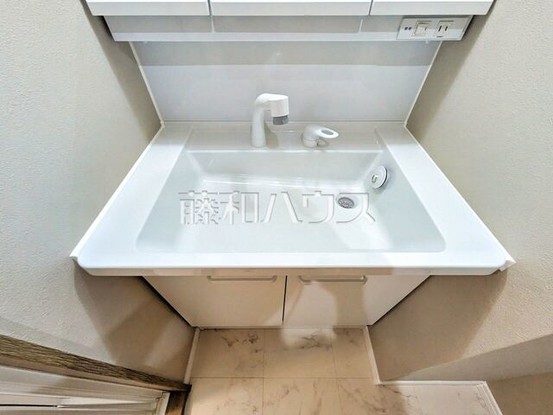 apartment 東京都日野市多摩平１丁目4-14　田窪ビル1F
