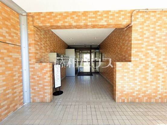 apartment 東京都日野市多摩平１丁目4-14　田窪ビル1F